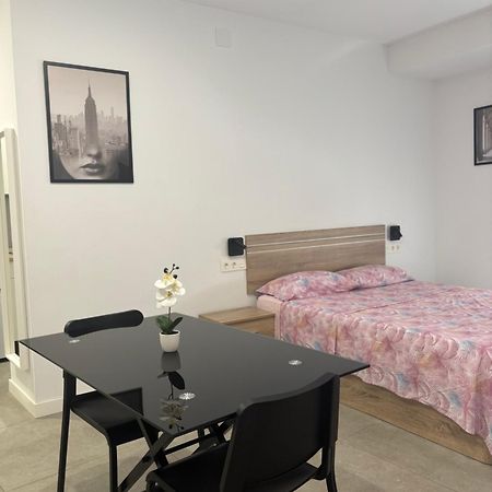 Estupendo Piso A 5 Min De La Estacion De Bus Y Tren Maria Zambrano Apartamento Málaga Exterior foto