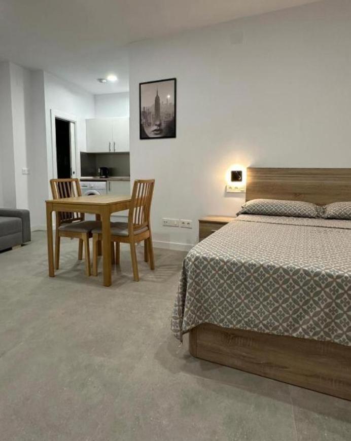 Estupendo Piso A 5 Min De La Estacion De Bus Y Tren Maria Zambrano Apartamento Málaga Exterior foto