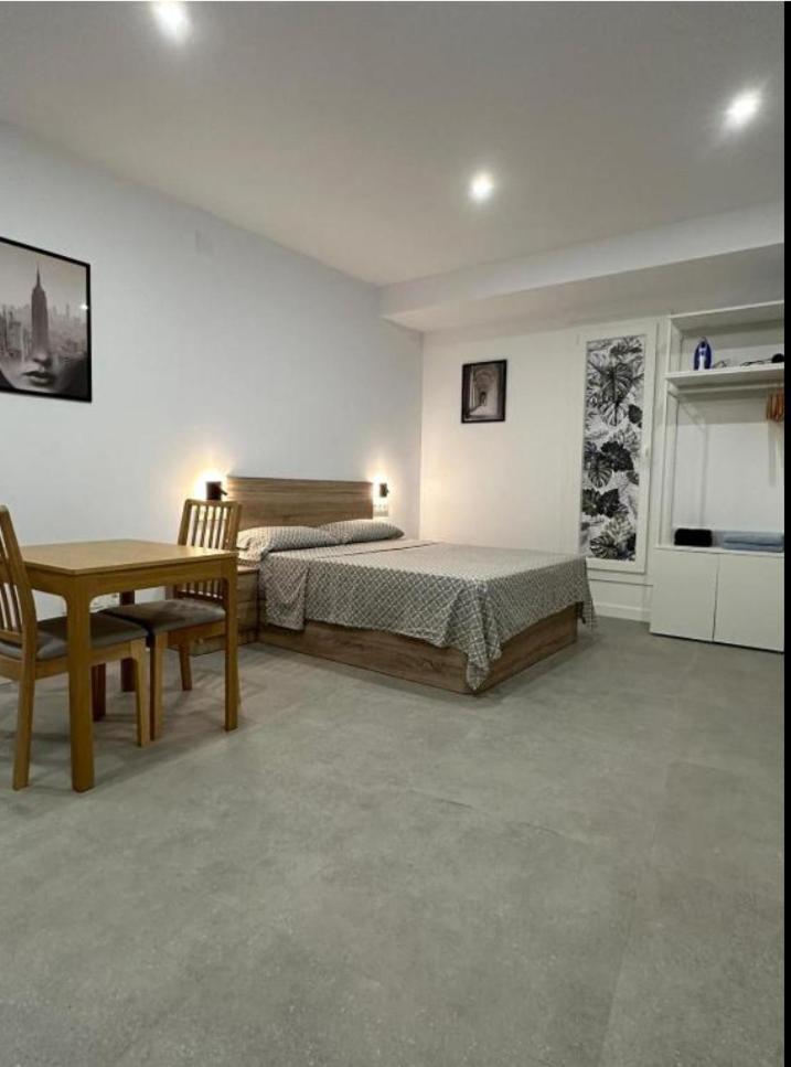 Estupendo Piso A 5 Min De La Estacion De Bus Y Tren Maria Zambrano Apartamento Málaga Exterior foto