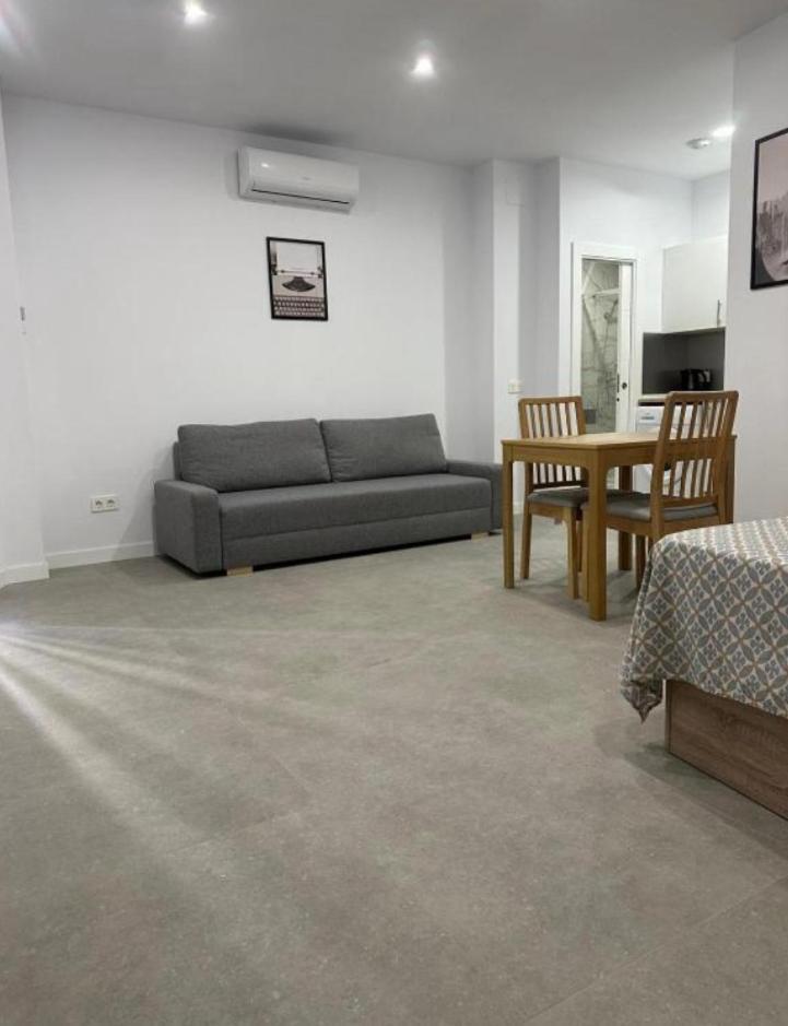 Estupendo Piso A 5 Min De La Estacion De Bus Y Tren Maria Zambrano Apartamento Málaga Exterior foto