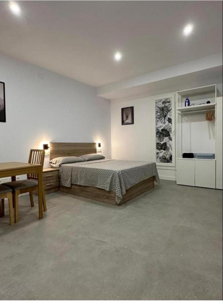 Estupendo Piso A 5 Min De La Estacion De Bus Y Tren Maria Zambrano Apartamento Málaga Exterior foto