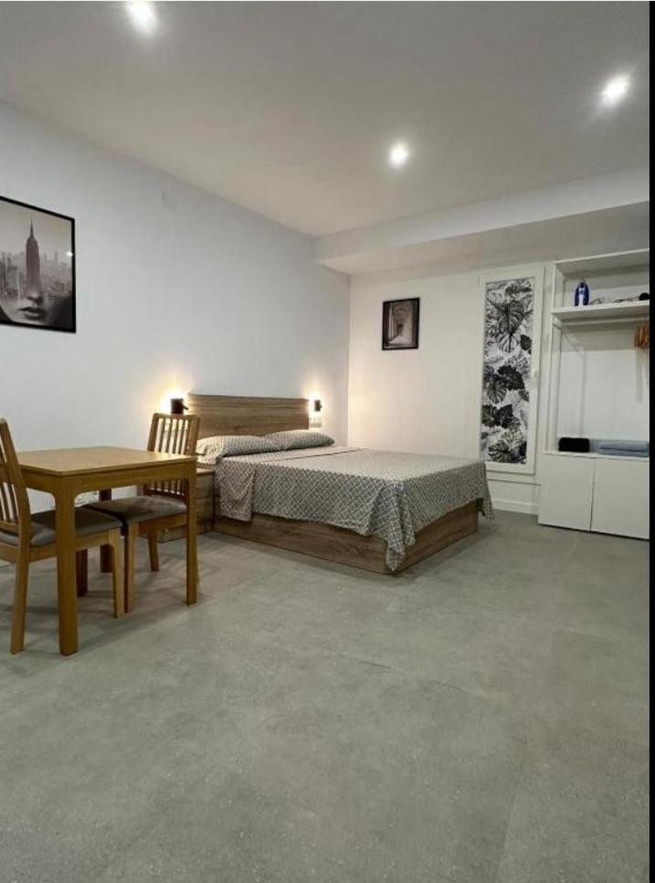 Estupendo Piso A 5 Min De La Estacion De Bus Y Tren Maria Zambrano Apartamento Málaga Exterior foto