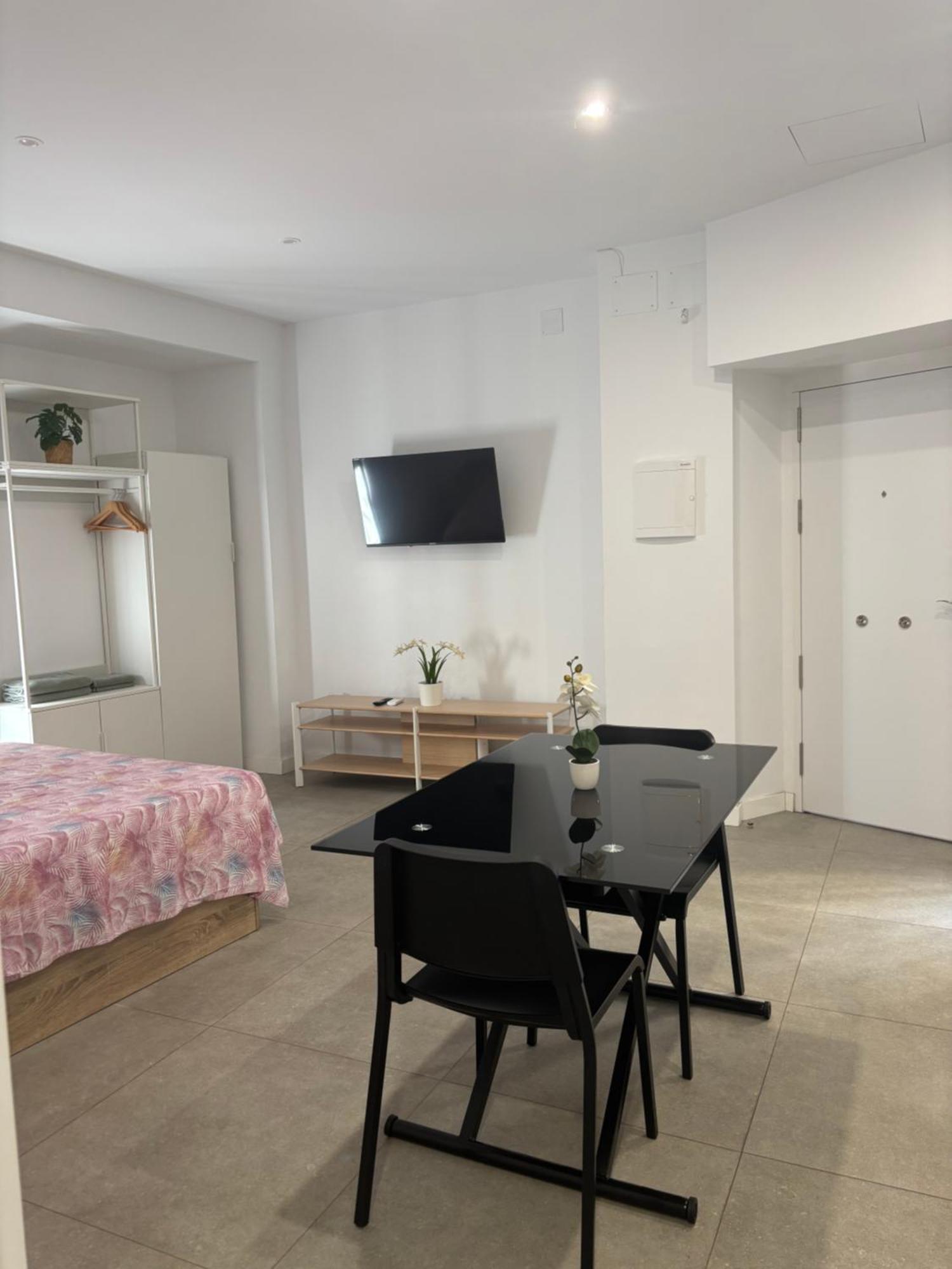 Estupendo Piso A 5 Min De La Estacion De Bus Y Tren Maria Zambrano Apartamento Málaga Exterior foto